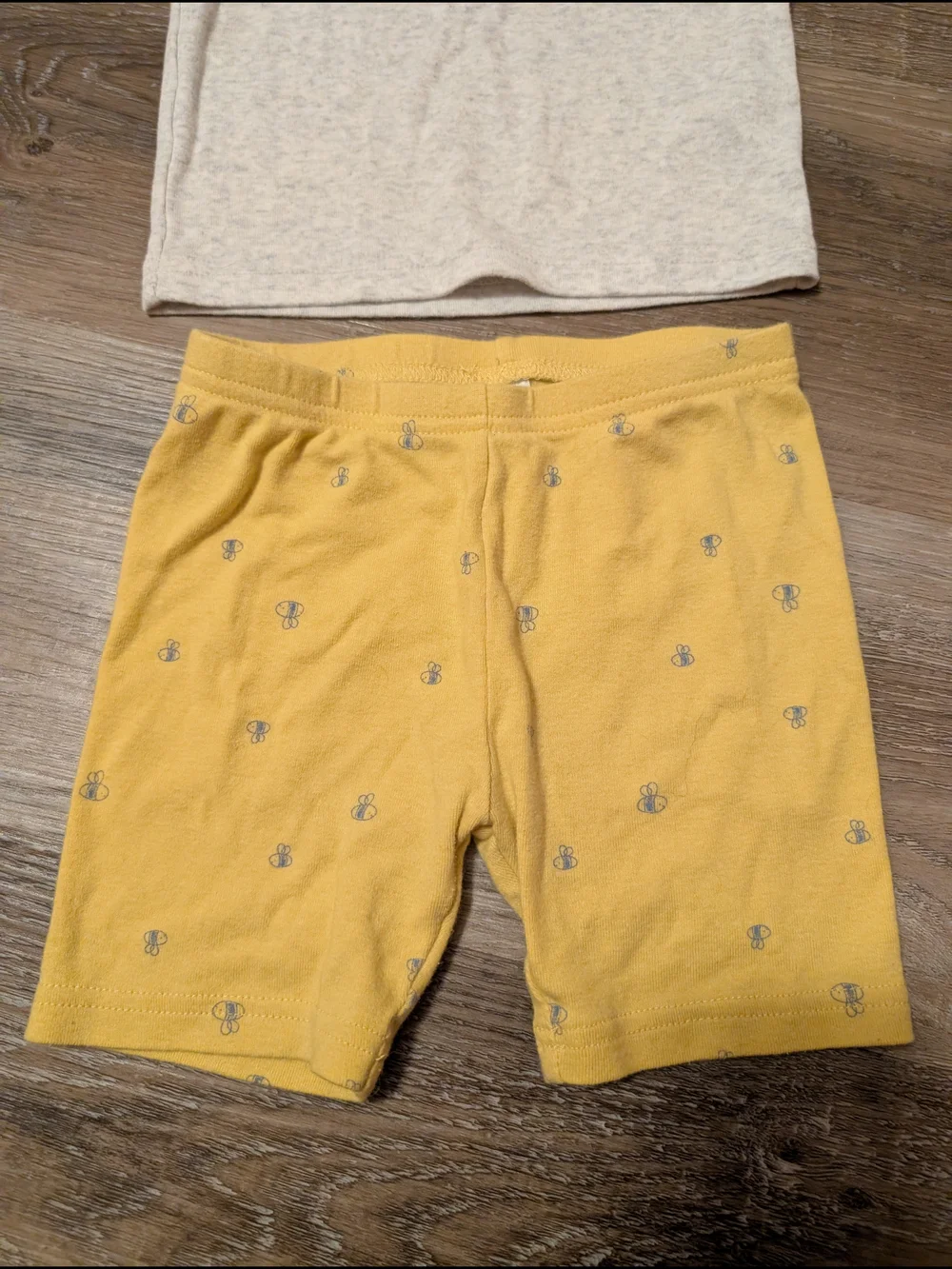Girls Heather Cream & Yellow Bee Pajama Set